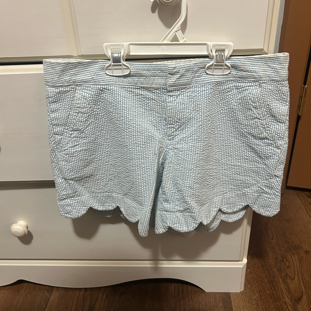 Lilly Pulitzer seersucker buttercup shorts with scalloped hem